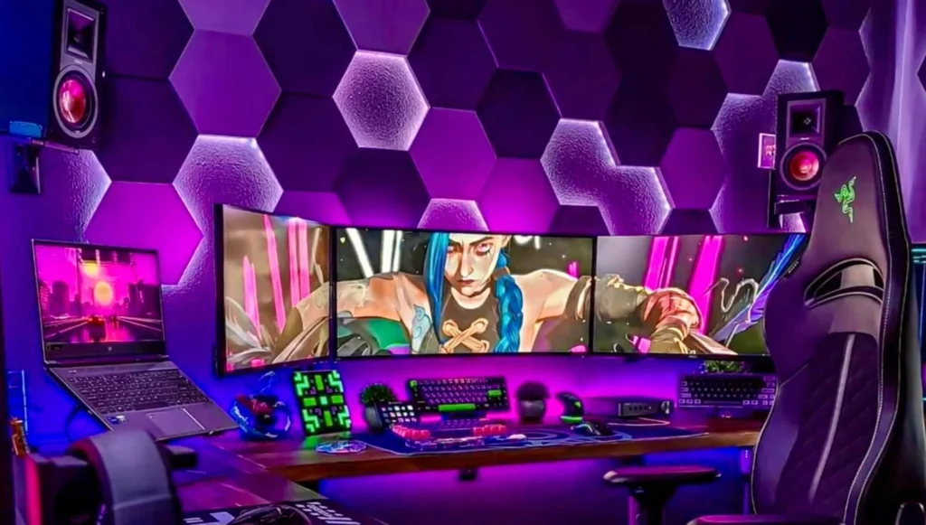 tres monitores en habitación gaming