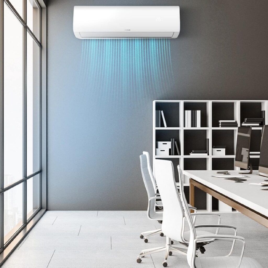 habitación con Aire Acondicionado Split de Cecotec